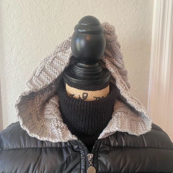 Black Puffer Jacket with Cable Knit Hood - Picture 5 of 8